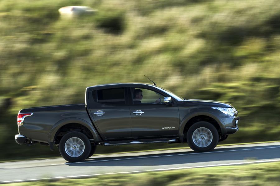  Mitsubishi L200 Double Cab Barbarian 2015 года  (фото 5 из 30)